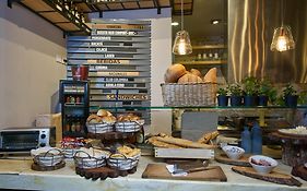 Hotel 100 Luxury Suites By Preferred